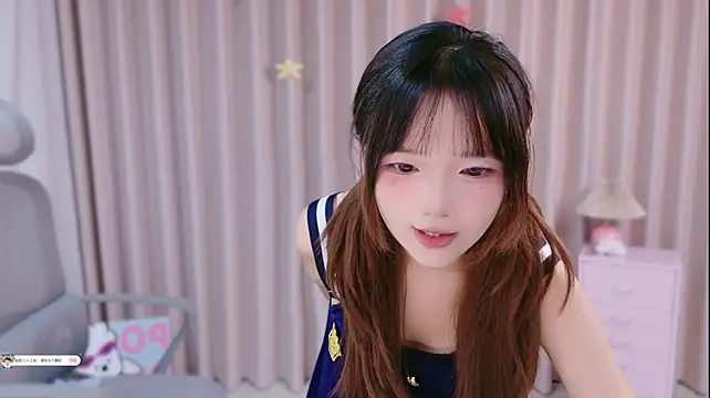 TangTang-1 live cam on Stripchat