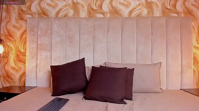 ChloeSmith_x live now