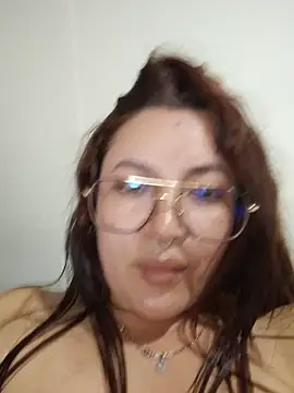 samm_curvy