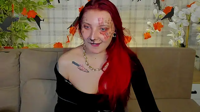 Lilit_Fire live cam on Stripchat