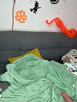 Selenee23 live cam on Stripchat