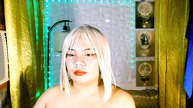 TSbrianaHugeCock live cam on Stripchat