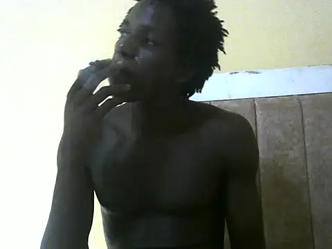Bigras0011 live cam on Stripchat