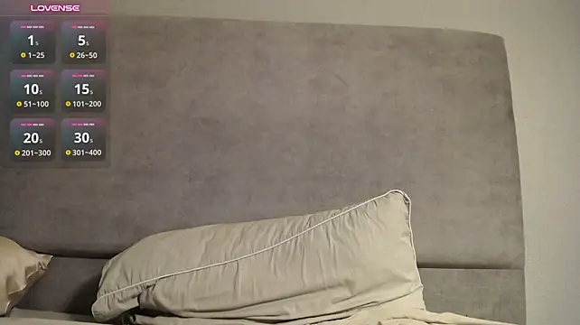 megamaxxxl live cam on Stripchat