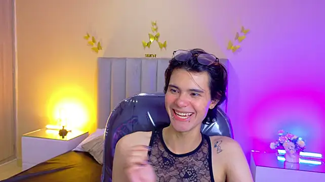 Derek_Sinn live cam on Stripchat