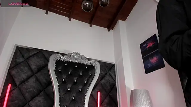 LiamKron live cam on Stripchat