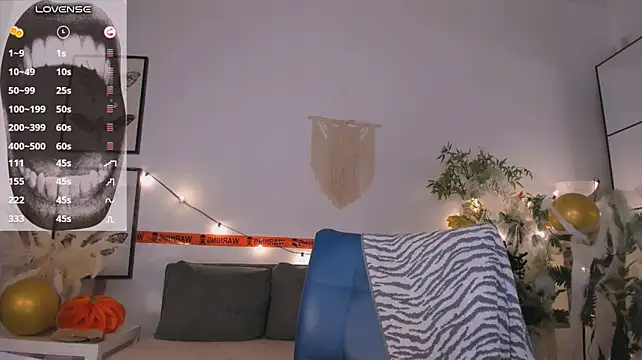 evathority live cam on Stripchat