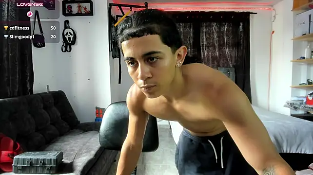 Bradley_Strong live cam on Stripchat