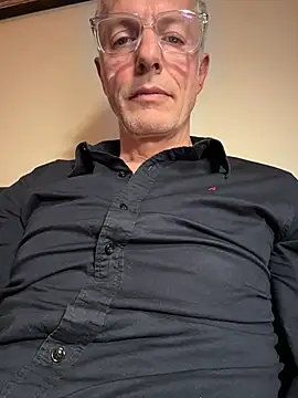 SexyLeon8 live cam on Stripchat