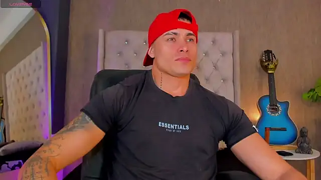 connorsmiith live cam on Stripchat