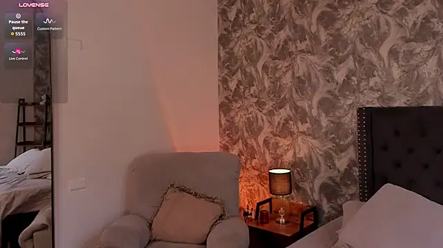 Zoe_mendezz live cam on Stripchat