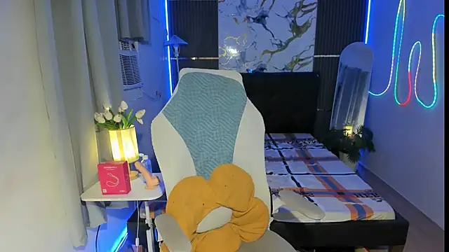 LadyGoddessCOCK live sex cam
