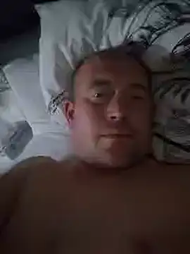 kev99p live cam on Stripchat