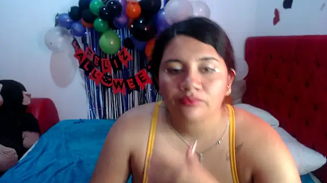 luna_boobs