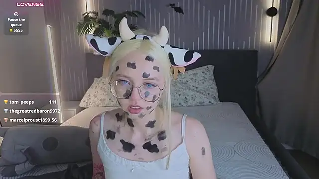 mollyy_snow