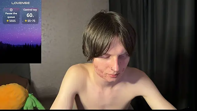 hotcutJake live cam on Stripchat