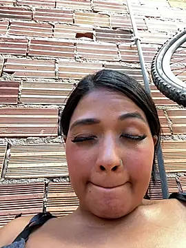 MicaelaMattos live now