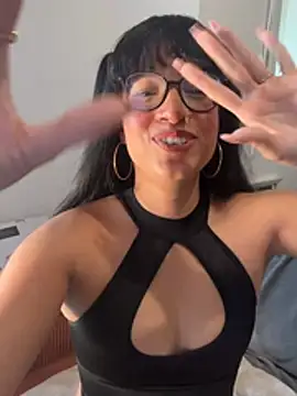 Lauyako_974 live cam on Stripchat