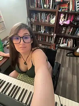adobe_angel (F milf) - Retire from camming to pursue Booktube
