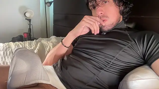 beranco19 live cam on Stripchat