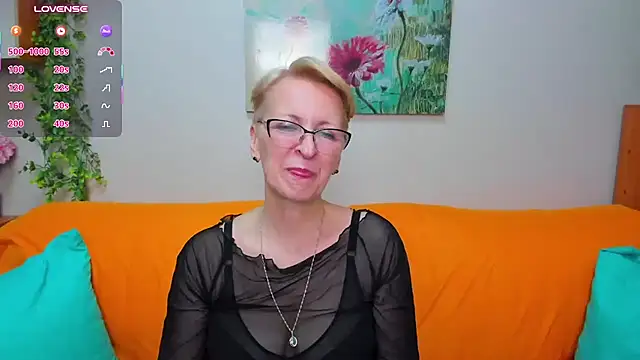 iamyourdream89 live cam on Stripchat