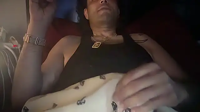 icebergslim281 live cam on Stripchat