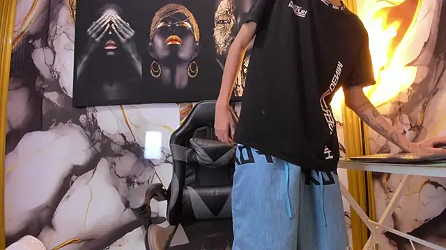 mono_blonde