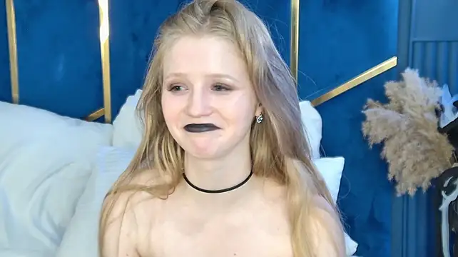 LilianHowards live cam on Stripchat