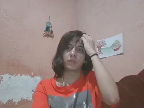 CarmillaSnapvine live cam on Stripchat