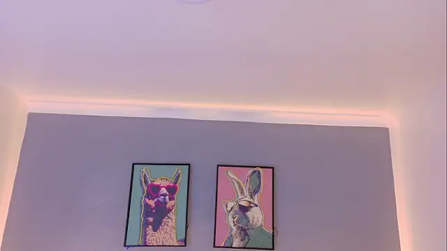 Chloe_and_Scarlett