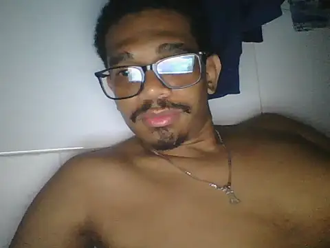 Gigachatx live cam on Stripchat