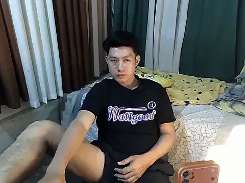 xshyboyx live cam on Stripchat
