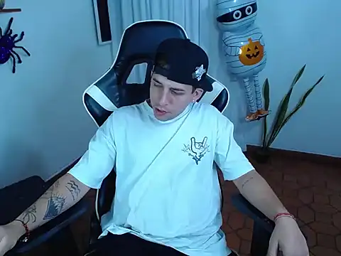 420Liam live cam on Stripchat