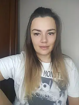 KrissSexi live cam on Stripchat