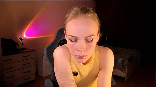 Polusladkoye live cam on Stripchat