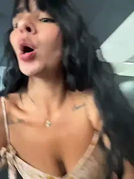 LuxeBrunetteXXX