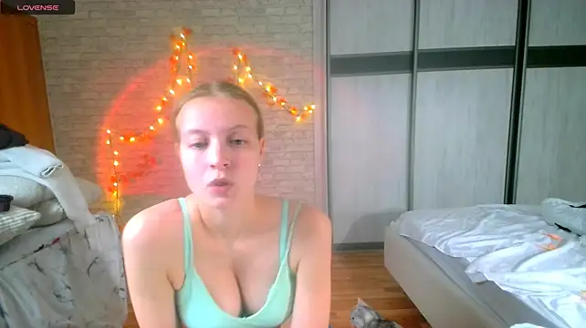 __Aphrodita__wow__ live cam on Stripchat