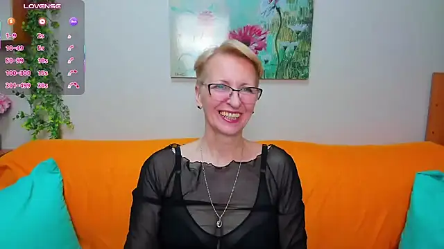 iamyourdream89 live cam on Stripchat