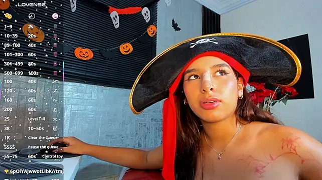 Luciaoregon live cam on StripChat