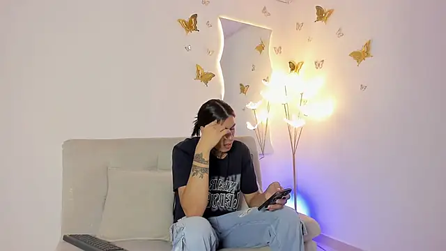 ArohomLester_