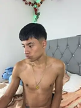 Seb_Ross04 live cam on Stripchat