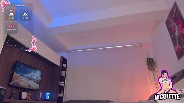 nicolette_tay live sex cam