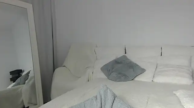 Layla23a live cam on Stripchat