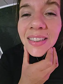 Lina_lou4 en directo por webcam