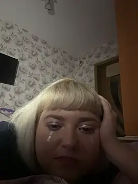 LoloMensens live cam on Stripchat
