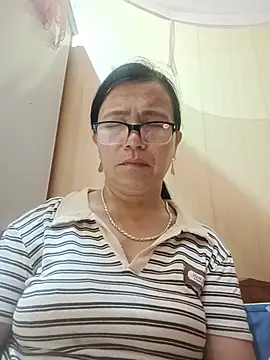 Chilly-wet live cam on Stripchat