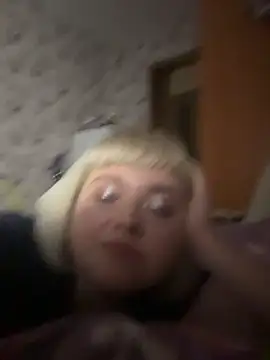 LoloMensens live cam on Stripchat