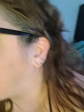 ticklesquirt live cam on Stripchat