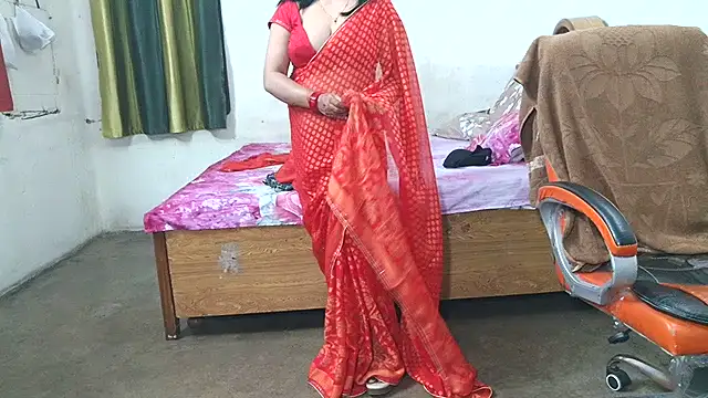 Cute_Mahi22 live cam on StripChat