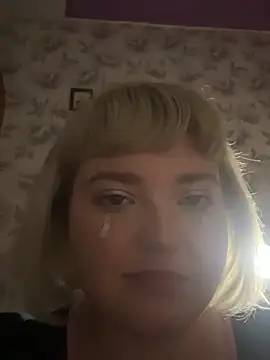 LoloMensens live cam on Stripchat